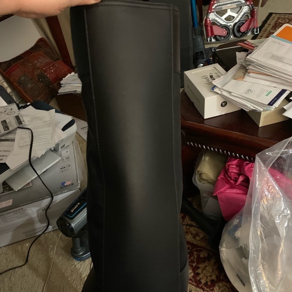 Tory Burch (used a few times) still like new. - Picture 4 of 6